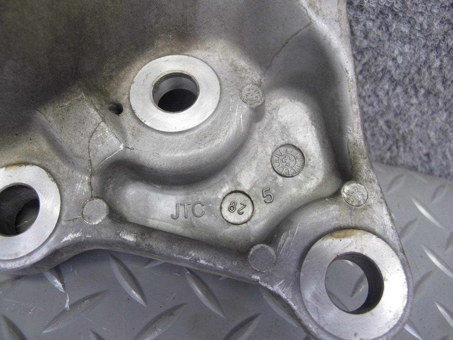 14-17 Infiniti QX60 2.5L Hybrid Right Engine Motor Mount Support