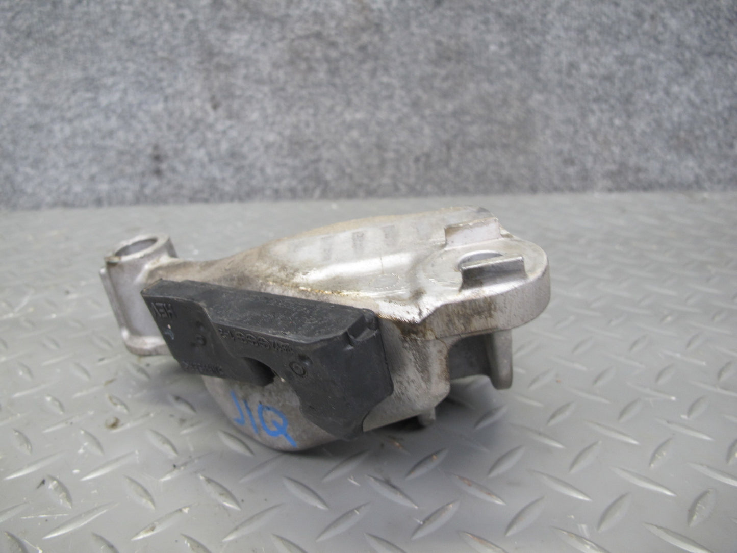 14-17 Infiniti QX60 2.5L Hybrid Right Engine Motor Mount Support