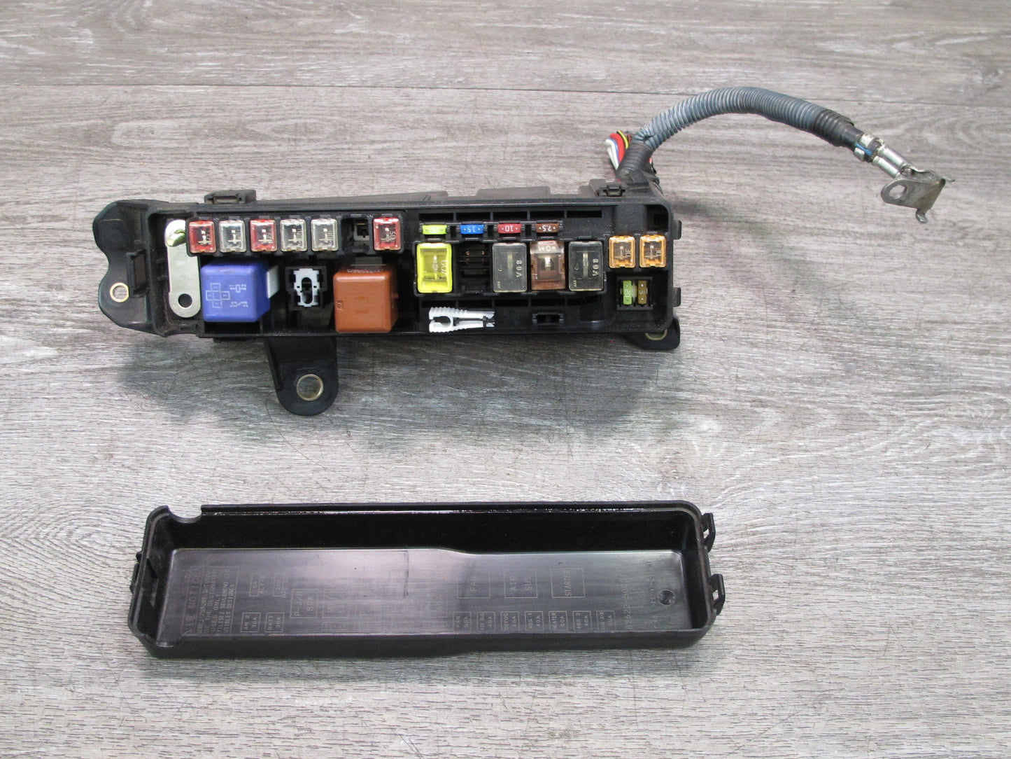 01-03 Lexus UCF30L LS430 Under Hood Junction Relay Fuse Box OEM