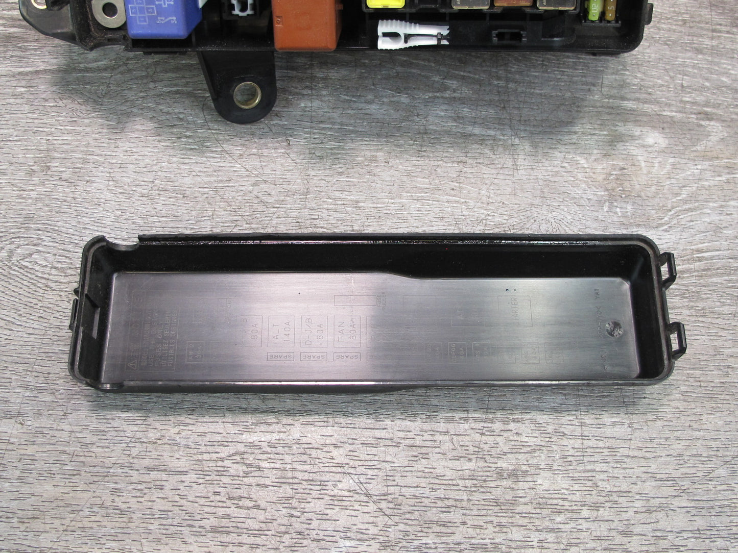 01-03 Lexus UCF30L LS430 Under Hood Junction Relay Fuse Box OEM