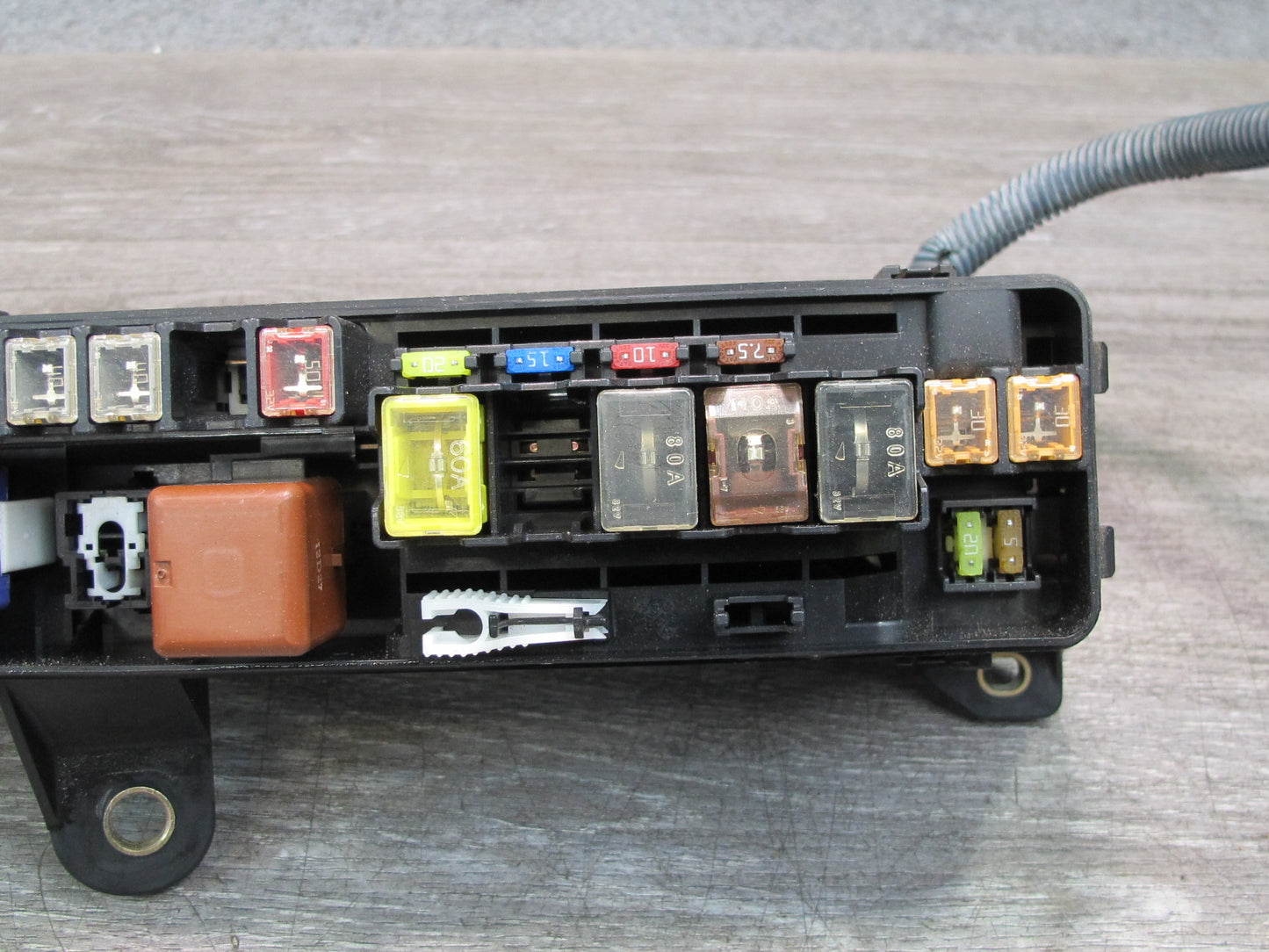 01-03 Lexus UCF30L LS430 Under Hood Junction Relay Fuse Box OEM