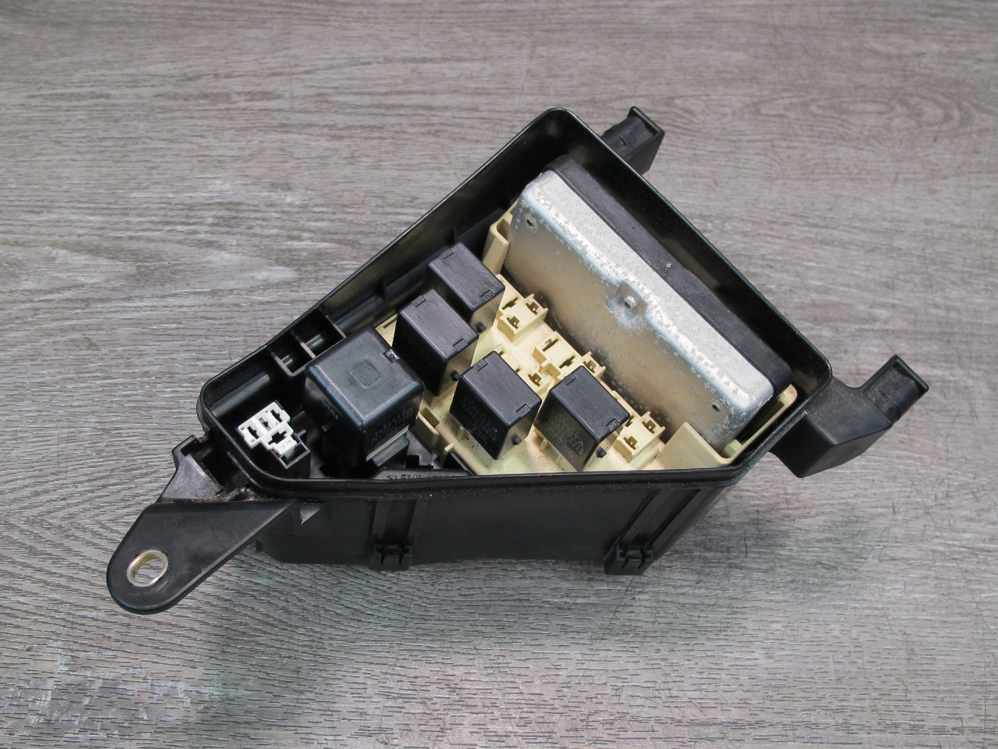 01-03 Lexus UCF30L LS430 Front Left Underhood Relay Fuse Box OEM