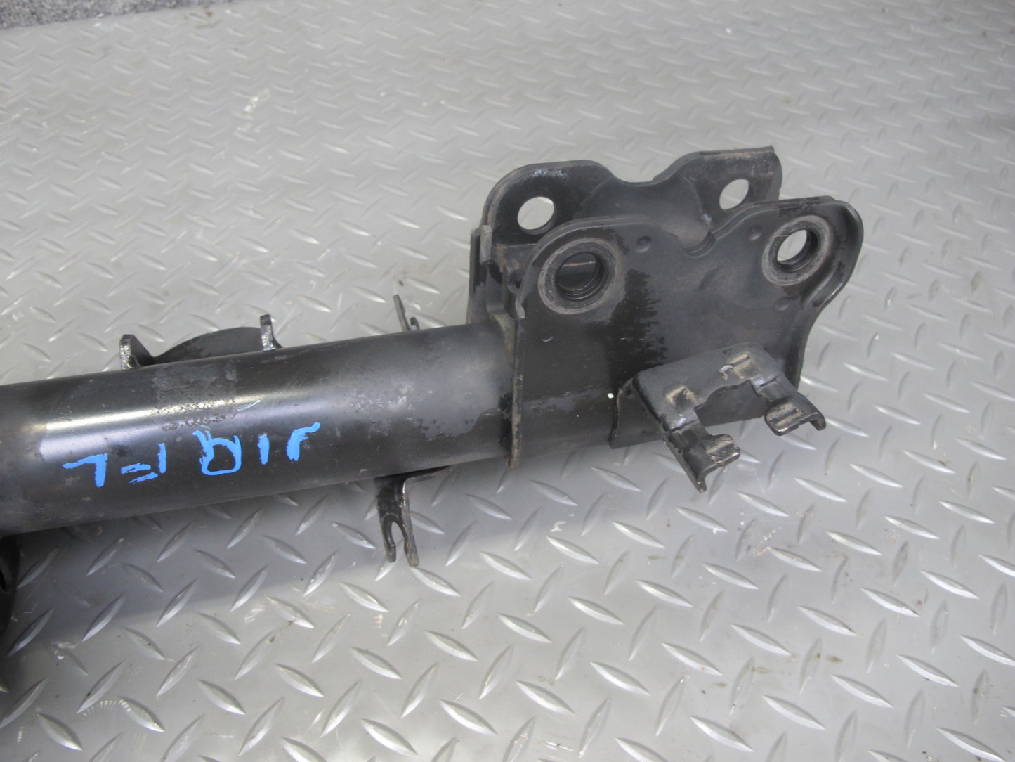 14-17 Infiniti QX60 2.5L Hybrid FWD Front Left & Right Shock Strut Absorber Set