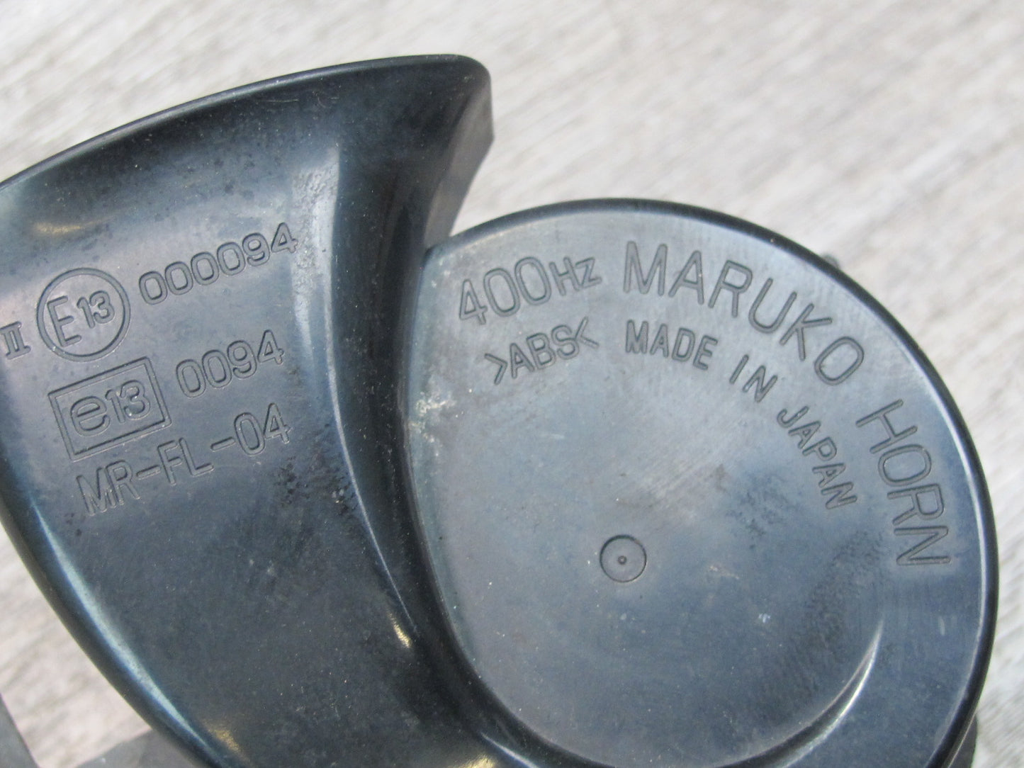 01-06 Lexus UCF30L LS430 Set of 2 High & Low Tone Note Pitch Horn Signal OEM