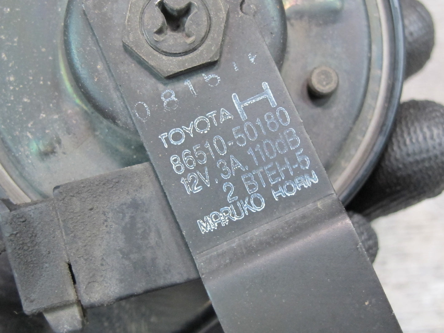 01-06 Lexus UCF30L LS430 Set of 2 High & Low Tone Note Pitch Horn Signal OEM