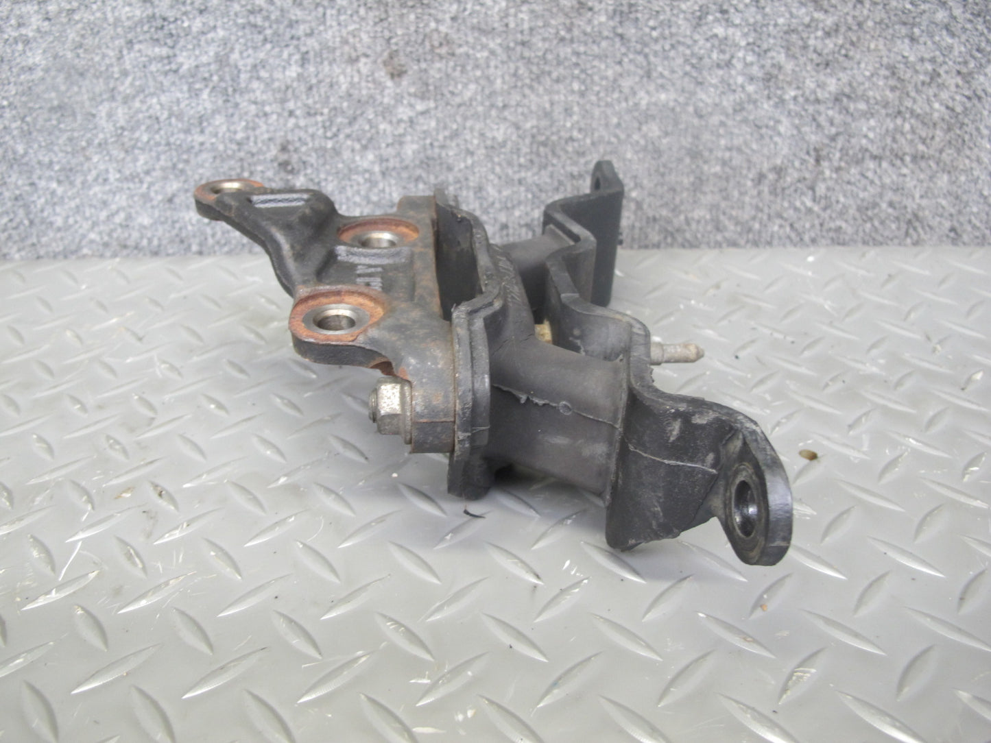 14-17 Infiniti QX60 2.5L Hybrid Front Left Engine Motor Mount