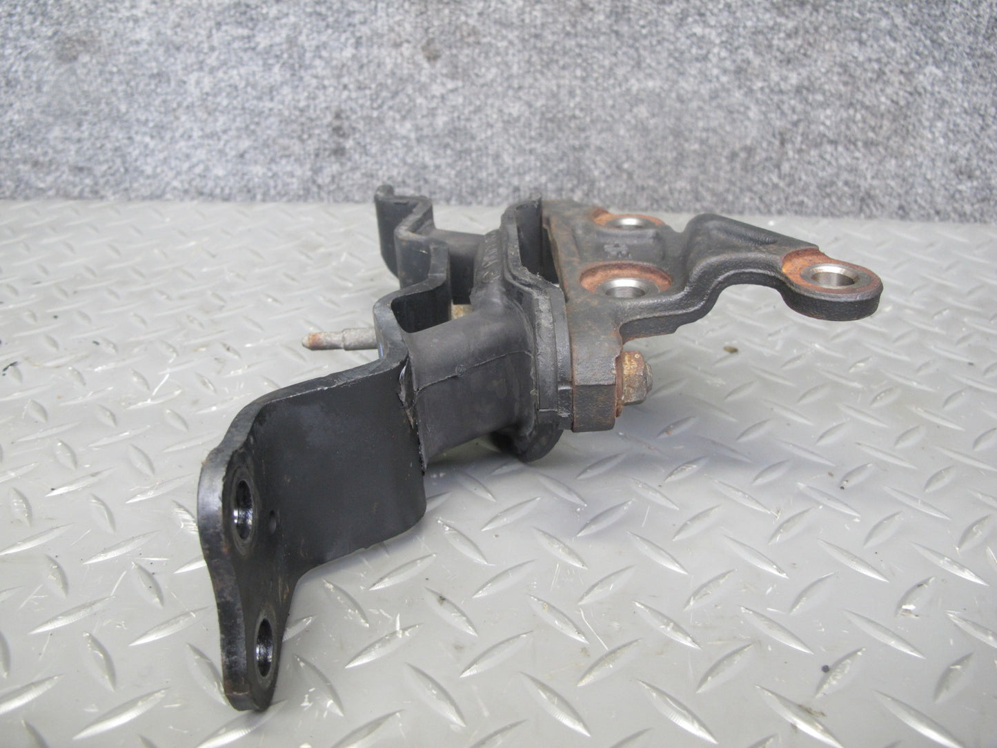 14-17 Infiniti QX60 2.5L Hybrid Front Left Engine Motor Mount