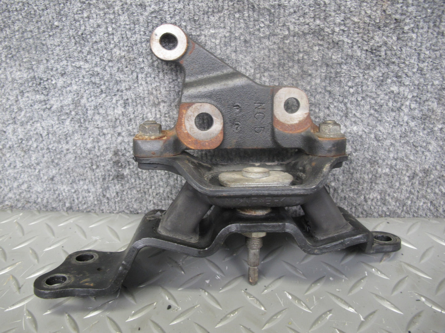 14-17 Infiniti QX60 2.5L Hybrid Front Left Engine Motor Mount
