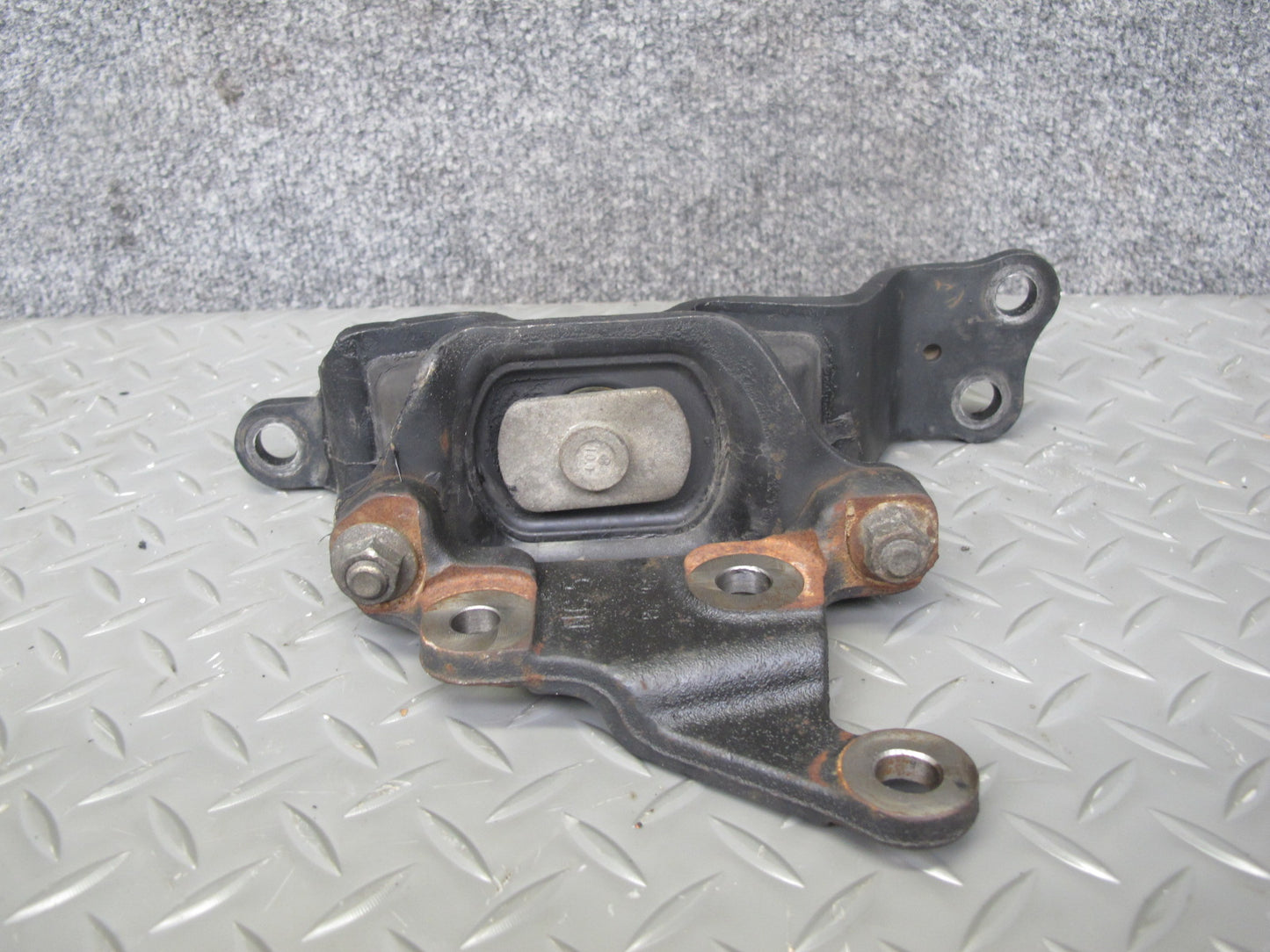 14-17 Infiniti QX60 2.5L Hybrid Front Left Engine Motor Mount