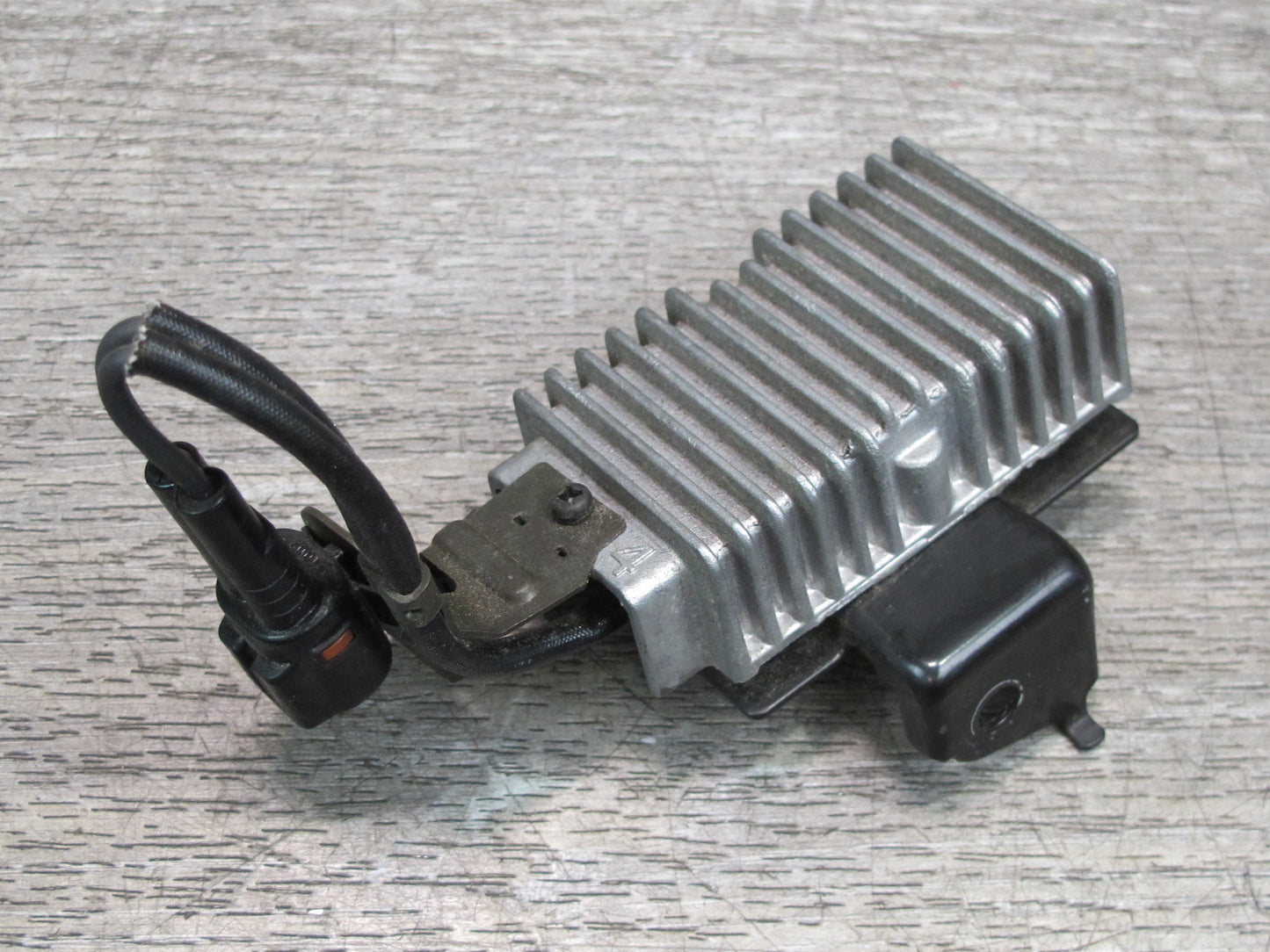 01-03 Lexus UCF30L LS430 Fuel Pump Resistor Module 23080-50090 OEM