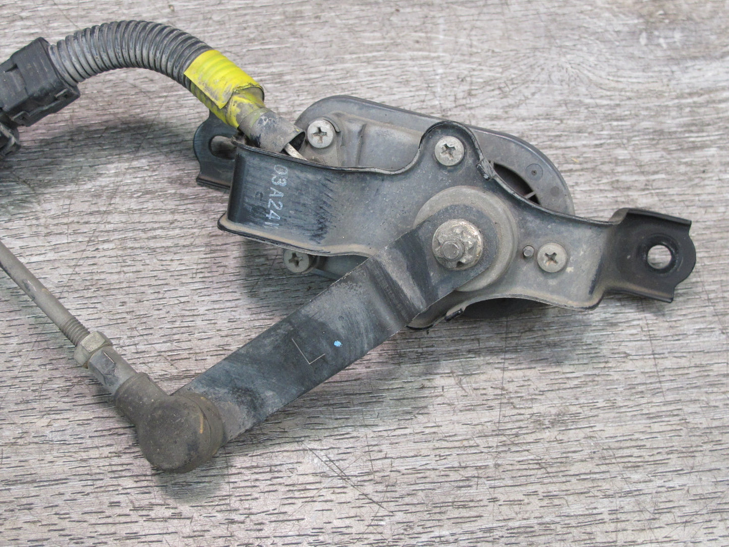 01-03 Lexus UCF30L LS430 Front Left Suspension Height Level Sensor OEM
