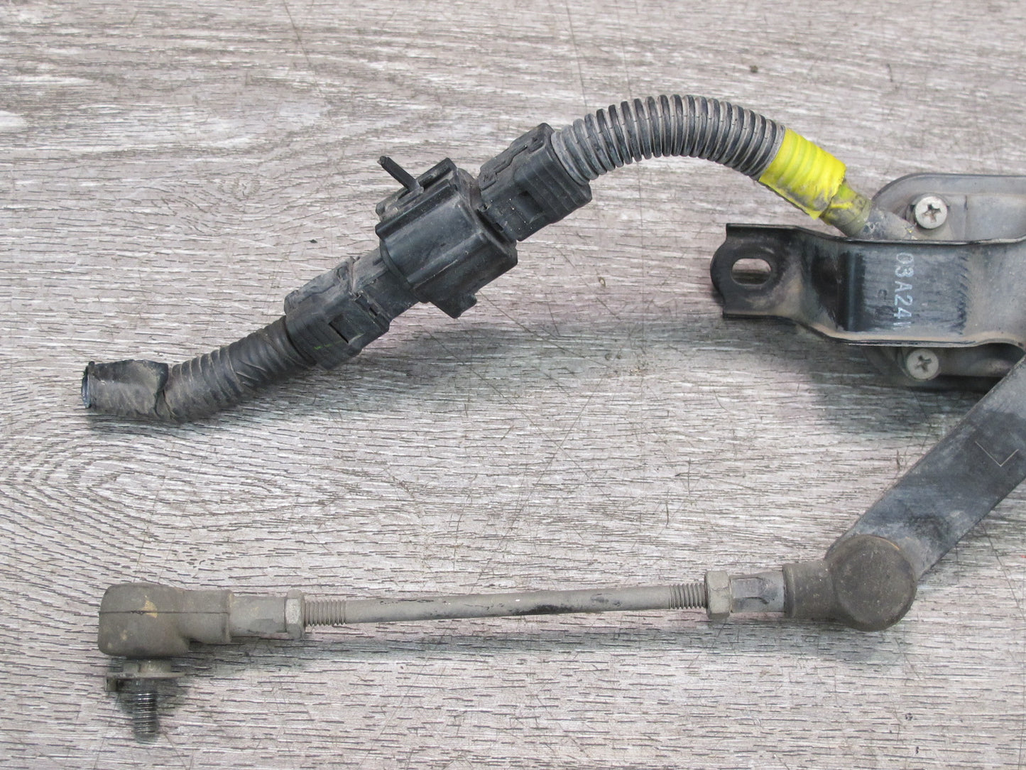 01-03 Lexus UCF30L LS430 Front Left Suspension Height Level Sensor OEM