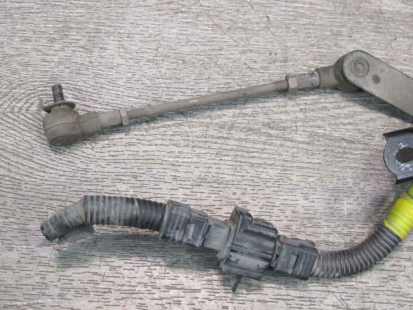 01-03 Lexus UCF30L LS430 Front Left Suspension Height Level Sensor OEM