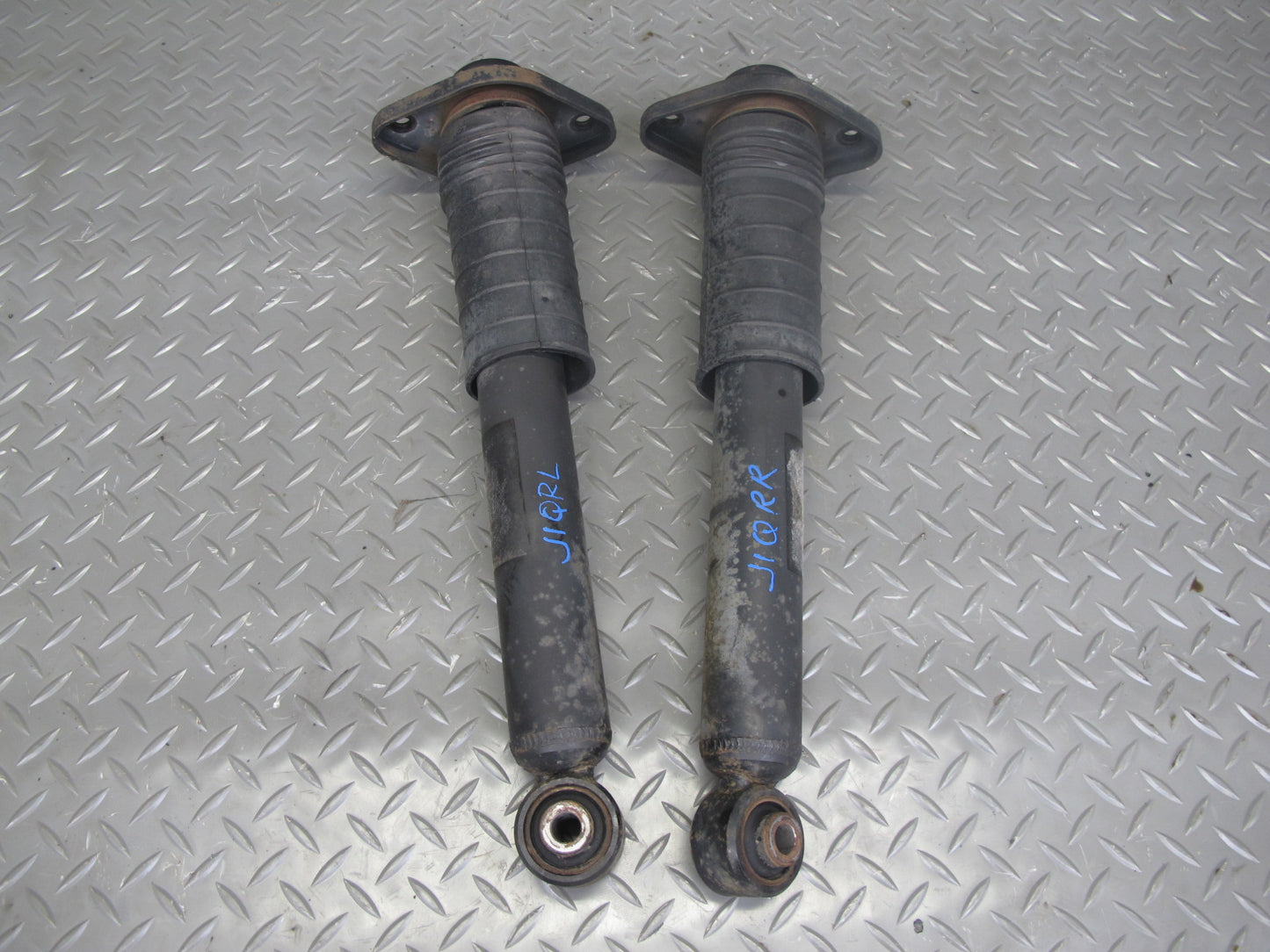 14-17 Infiniti QX60 2.5L Hybrid FWD Rear Left & Right Shock Strut Absorber Set