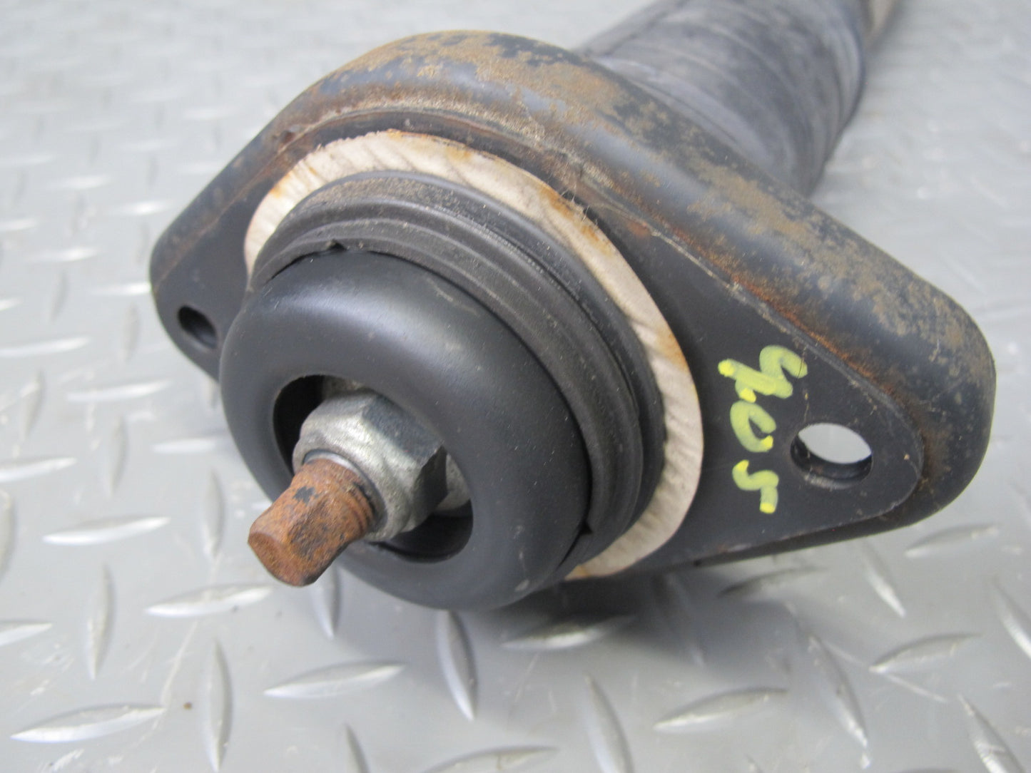 14-17 Infiniti QX60 2.5L Hybrid FWD Rear Left & Right Shock Strut Absorber Set