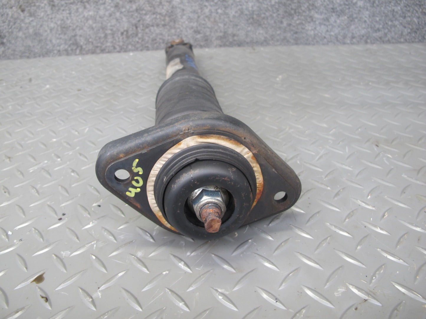 14-17 Infiniti QX60 2.5L Hybrid FWD Rear Left & Right Shock Strut Absorber Set