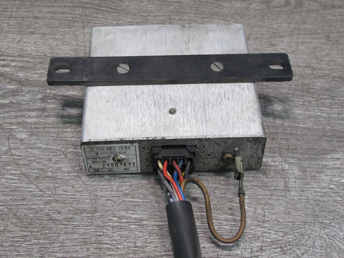 86-91 Mercedes W126 C126 Coupe Radio Amplifier Module 1268201989 OEM