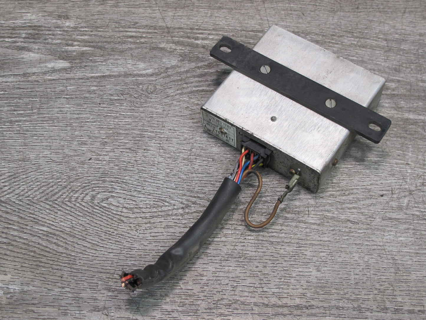86-91 Mercedes W126 C126 Coupe Radio Amplifier Module 1268201989 OEM