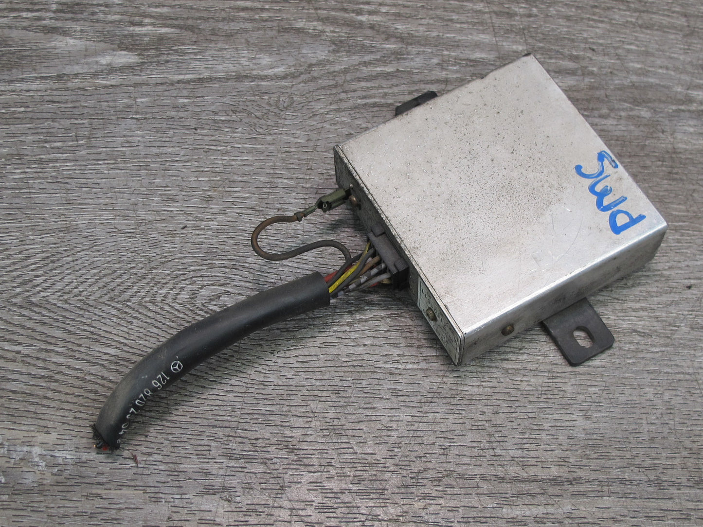 86-91 Mercedes W126 C126 Coupe Radio Amplifier Module 1268201989 OEM