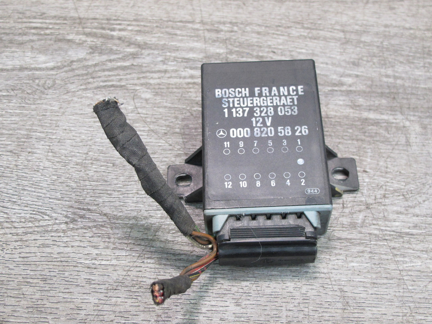 86-91 Mercedes W126 C126 Coupe Seat Belt Arm Retractor Relay Control Module OEM