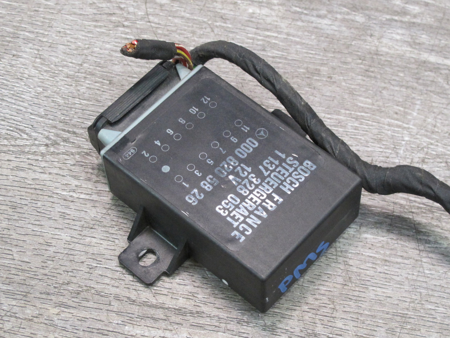 86-91 Mercedes W126 C126 Coupe Seat Belt Arm Retractor Relay Control Module OEM