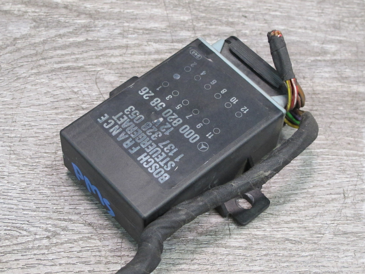 86-91 Mercedes W126 C126 Coupe Seat Belt Arm Retractor Relay Control Module OEM