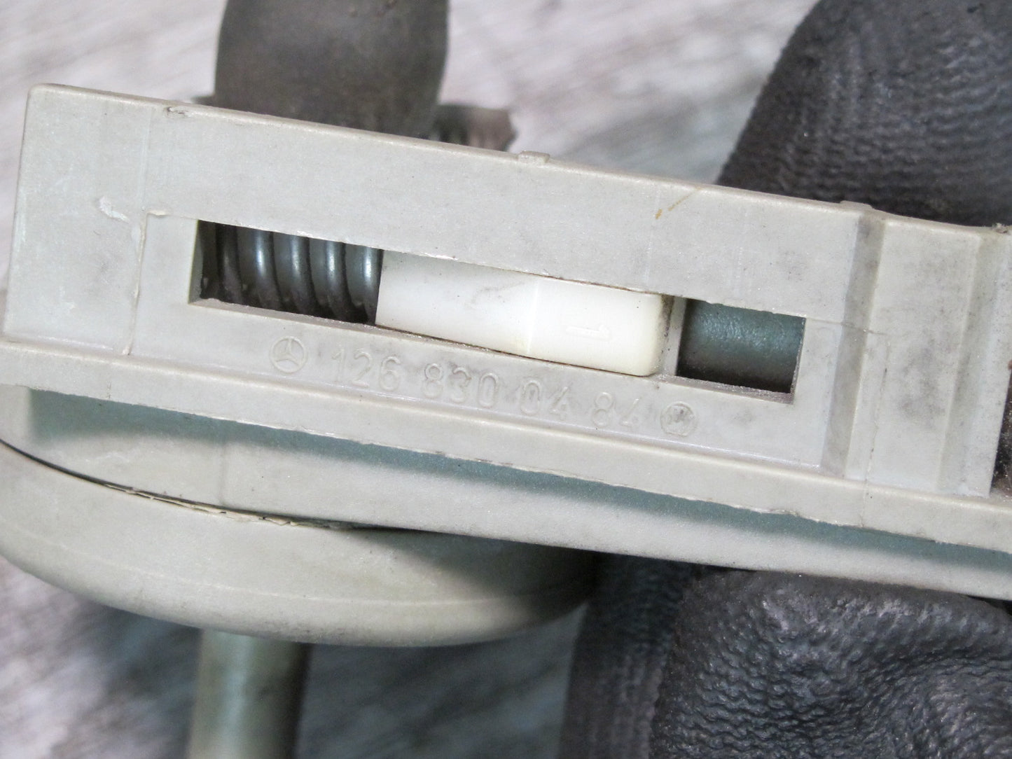 86-91 Mercedes W126 C126 Windshield Heating Control Thermo Valve 1268300484 OEM