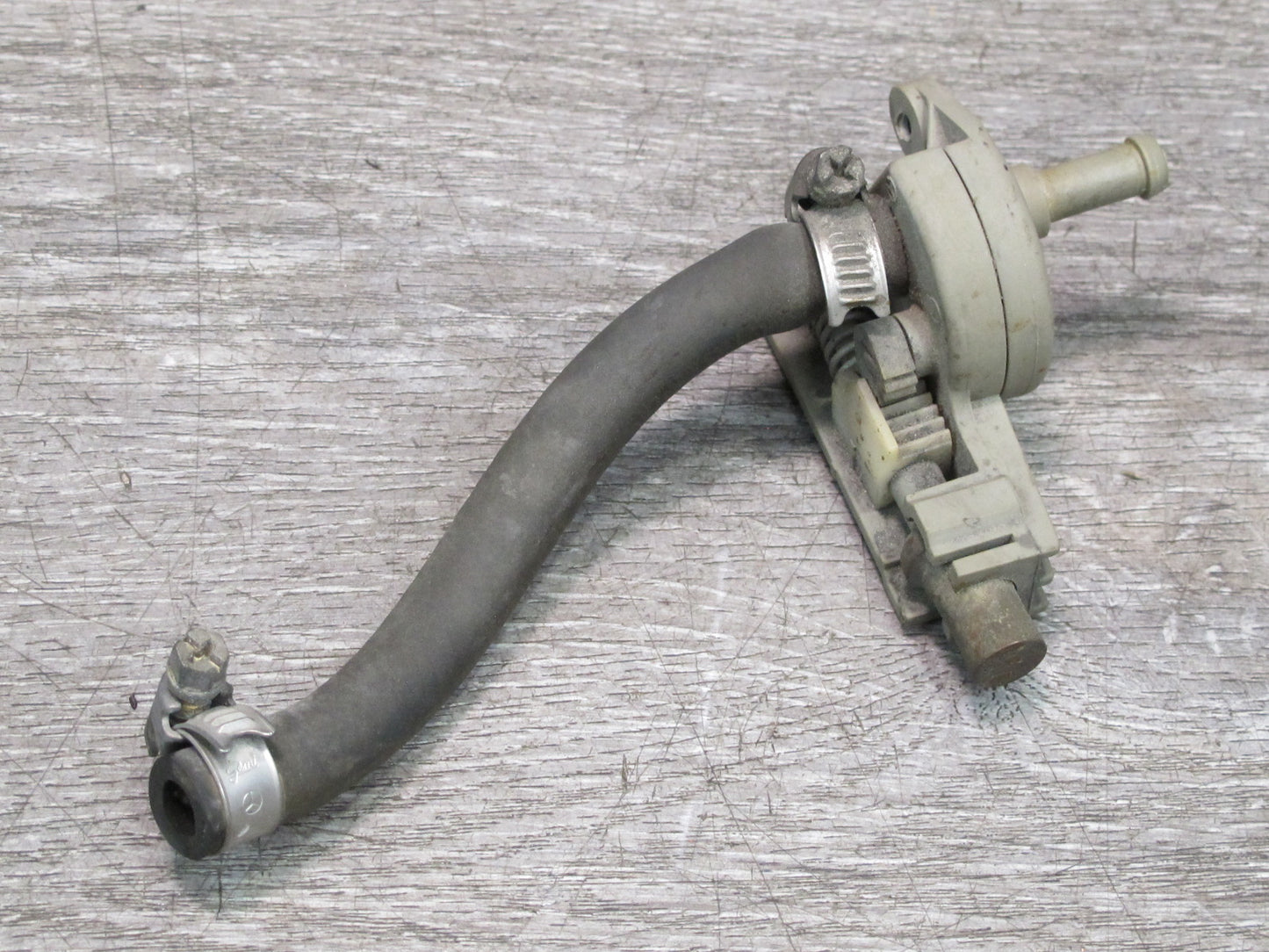 86-91 Mercedes W126 C126 Windshield Heating Control Thermo Valve 1268300484 OEM