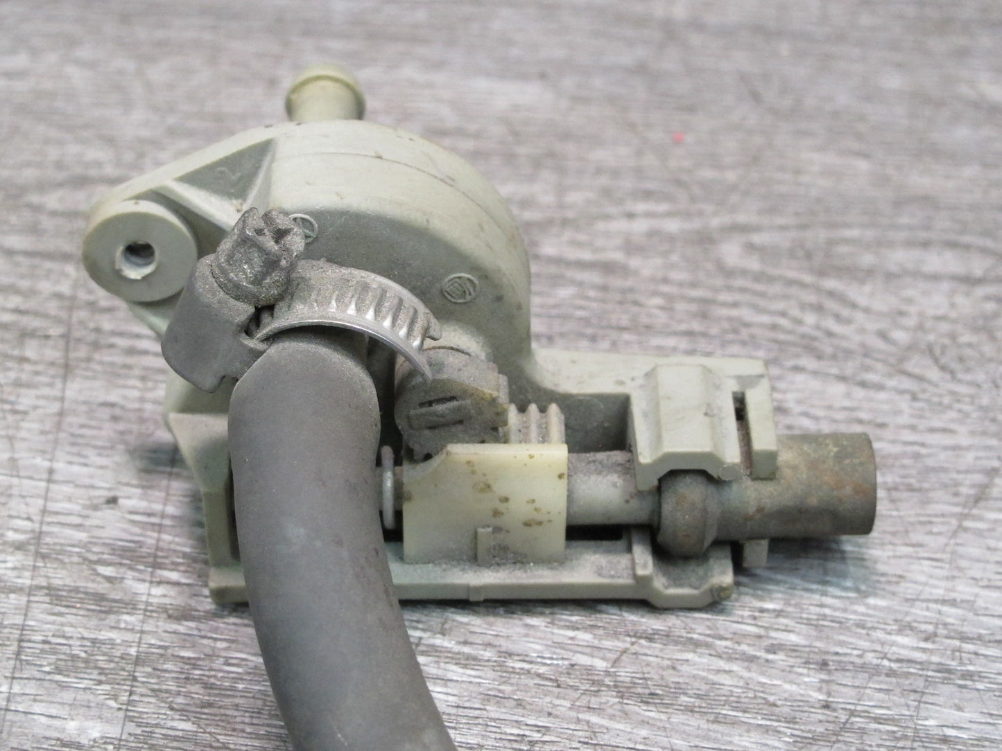 86-91 Mercedes W126 C126 Windshield Heating Control Thermo Valve 1268300484 OEM