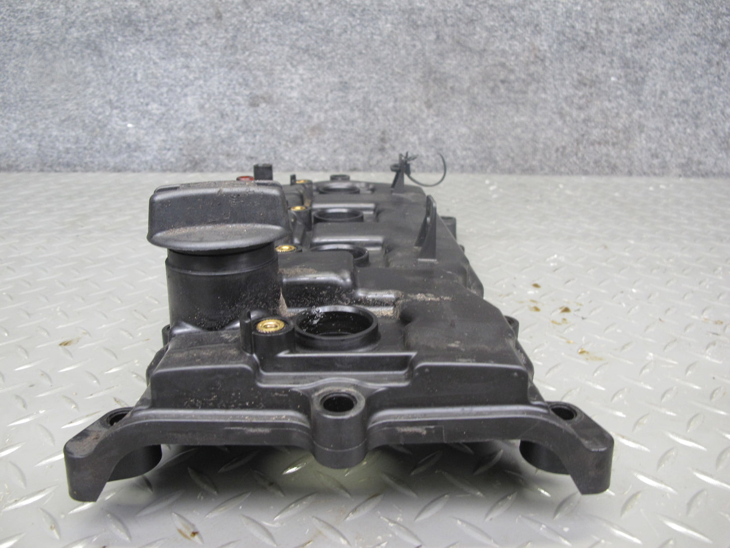 2014-2017 Infiniti QX60 2.5L Hybrid QR25DER Engine Cylinder Head Valve Cover