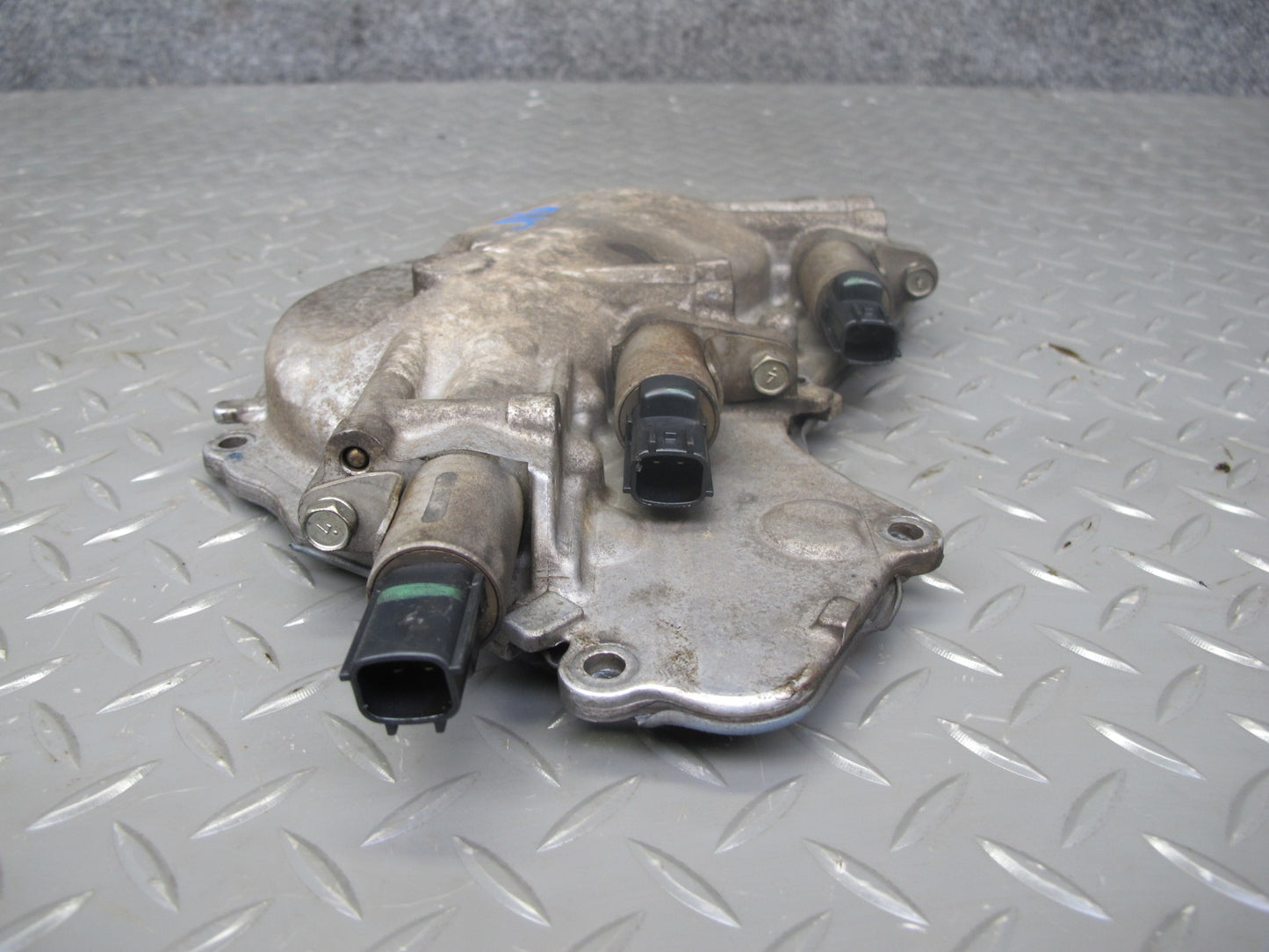 2014-2017 Infiniti QX60 2.5L Hybrid QR25DER Engine Valve Timing Solenoid Cover