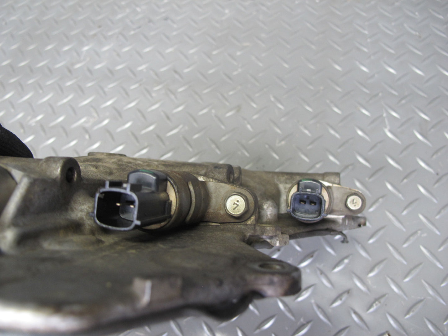 2014-2017 Infiniti QX60 2.5L Hybrid QR25DER Engine Valve Timing Solenoid Cover