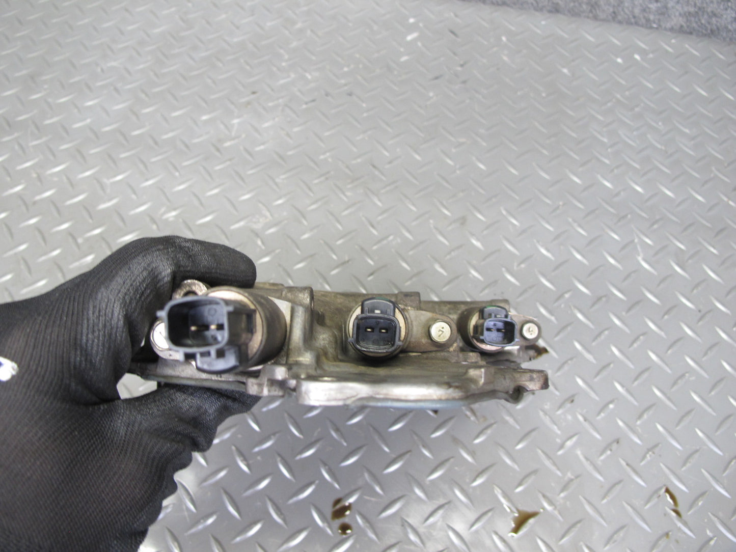 2014-2017 Infiniti QX60 2.5L Hybrid QR25DER Engine Valve Timing Solenoid Cover