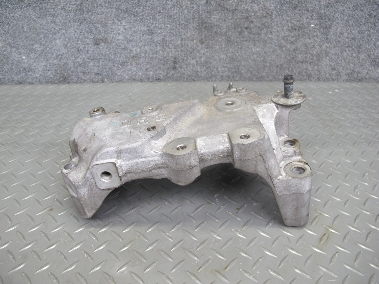 2014-2017 Infiniti QX60 2.5L Hybrid Engine Right Lower Mount Bracket Support