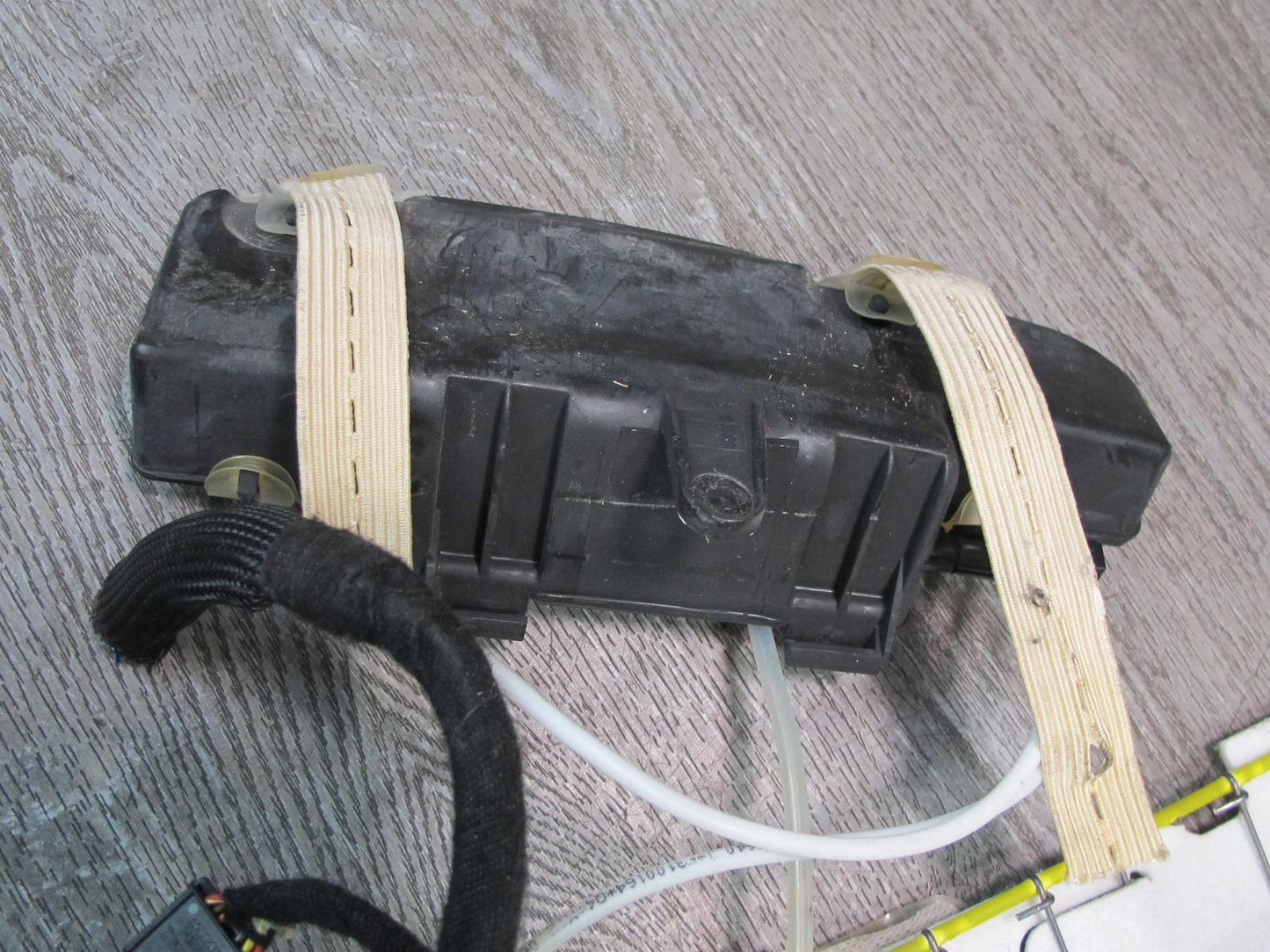 09-12 Mercedes R230 Sl-class Front Left Seat Lumbar Support Cushion Bladder OEM