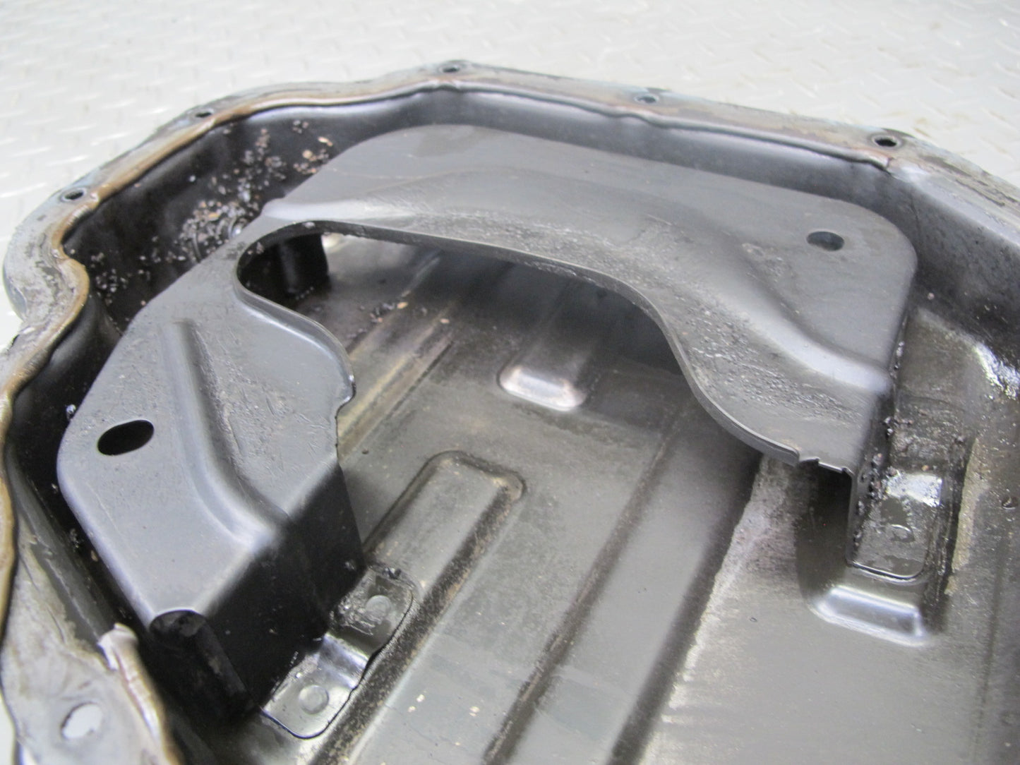 2014-2017 Infiniti QX60 2.5L Hybrid QR25DER Engine Lower Oil Pan OEM