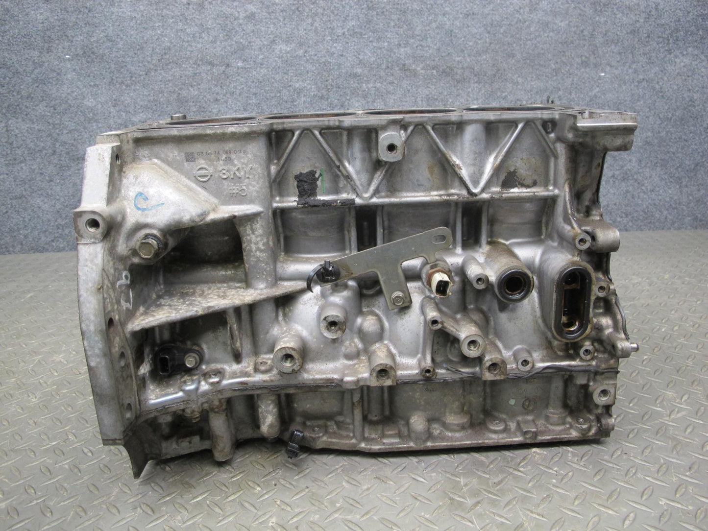2014-2017 Infiniti QX60 2.5L Hybrid QR25DER Engine Cylinder Block