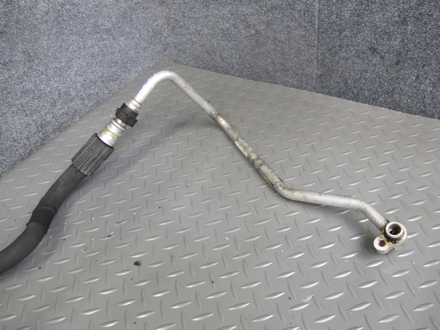2010-2011 BMW X6 E72 Hybrid 4.4L N63 Engine Oil Cooling Outlet Pipe Line Set