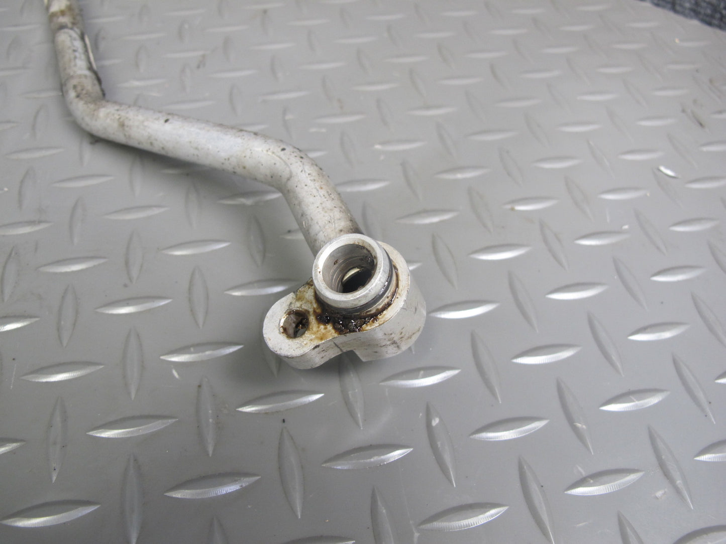 2010-2011 BMW X6 E72 Hybrid 4.4L N63 Engine Oil Cooling Outlet Pipe Line Set