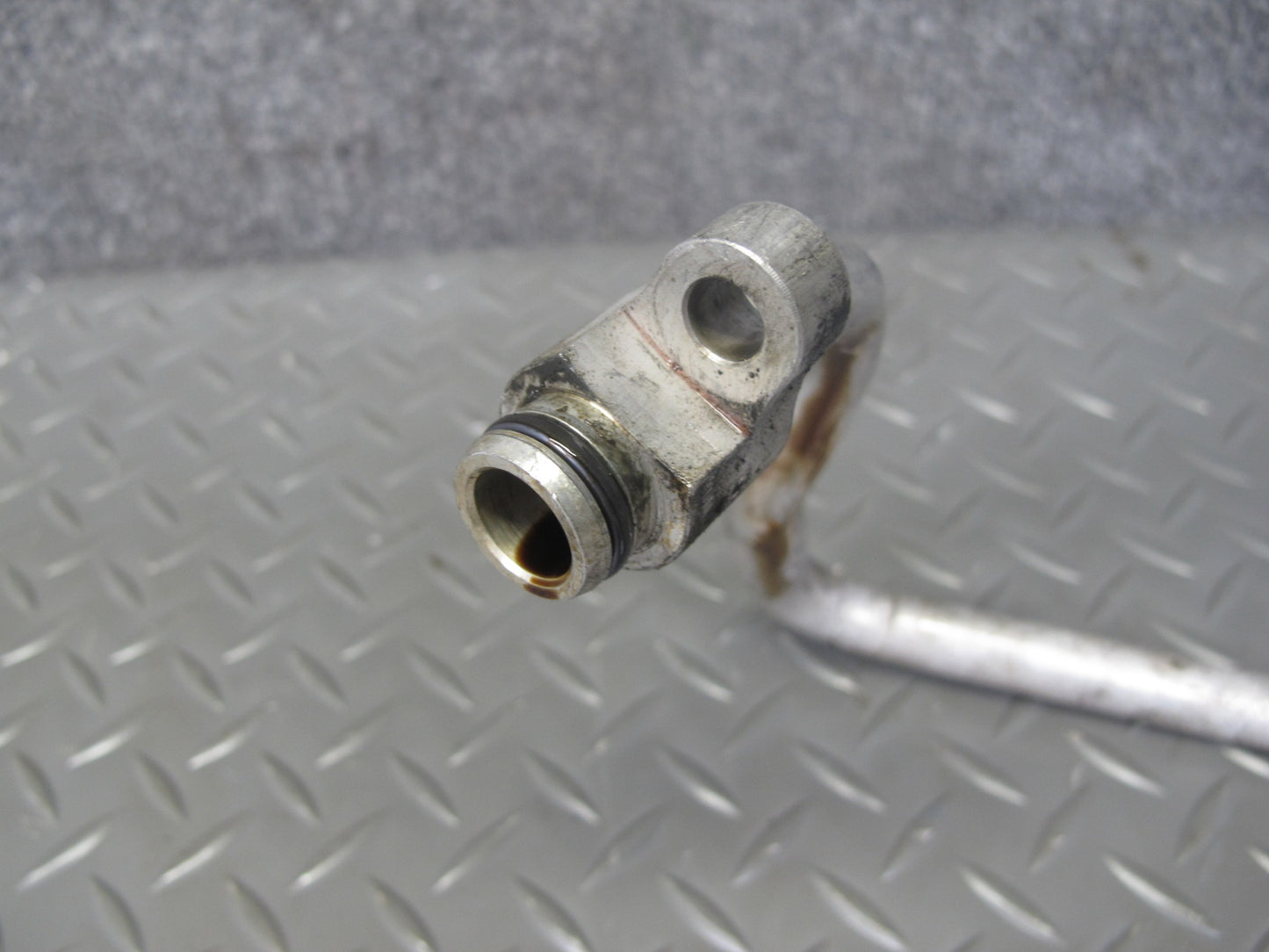 2010-2011 BMW X6 E72 Hybrid 4.4L N63 Engine Oil Cooling Outlet Pipe Line Set