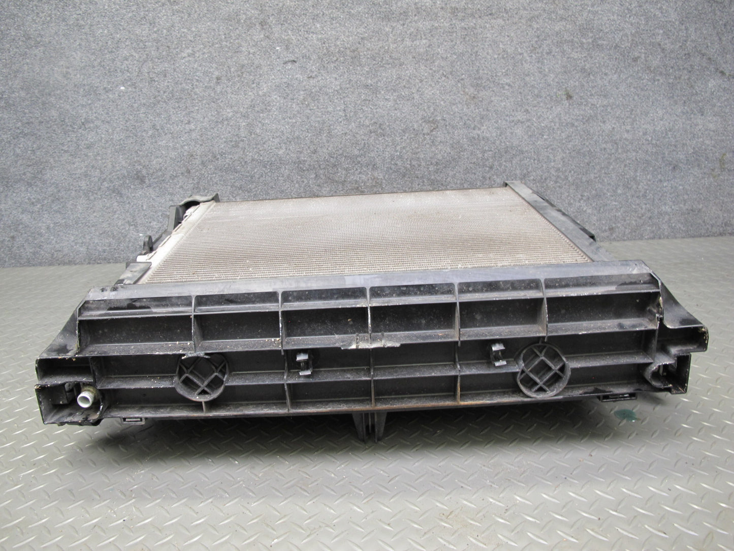 08-14 BMW E71 E72 X6 E70 X5 N63 Engine Cooling Radiator Condenser w Fan Shroud