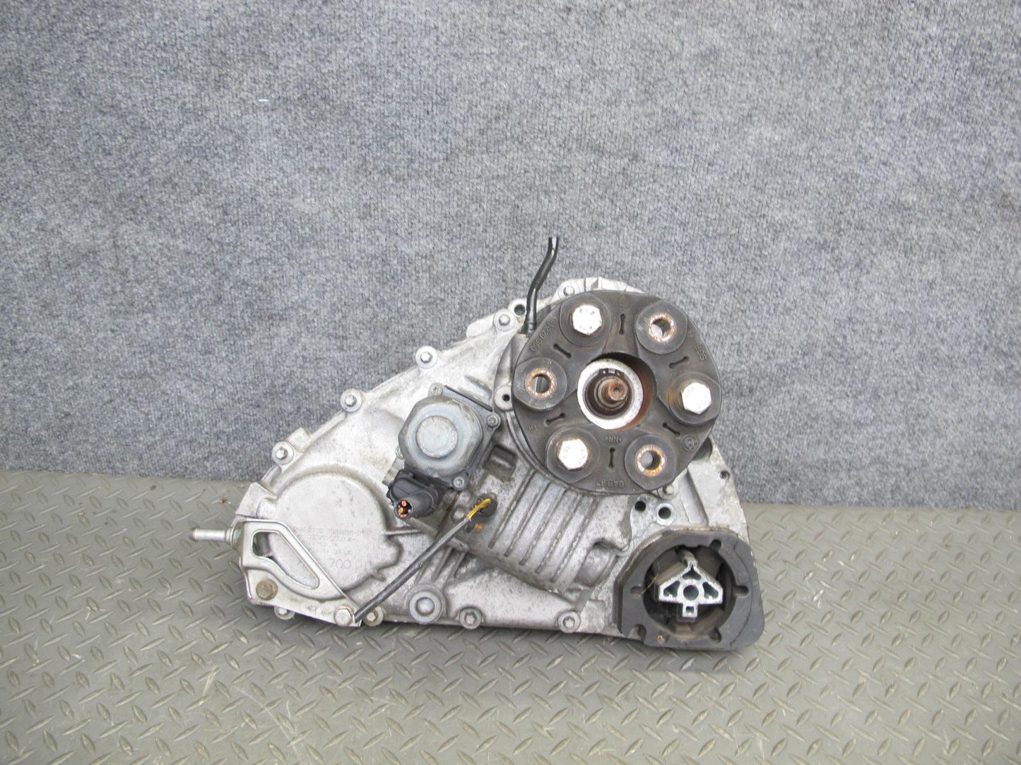 2010-2011 BMW X6 E72 Hybrid AWD Transfer Case Carrier W/ Atuator Motor ATC 700