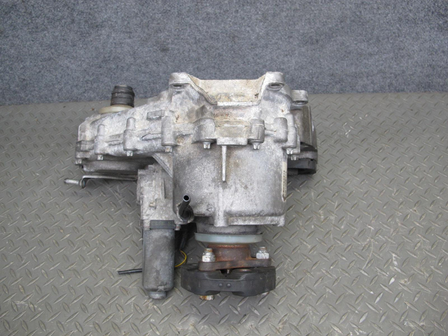 2010-2011 BMW X6 E72 Hybrid AWD Transfer Case Carrier W/ Atuator Motor ATC 700