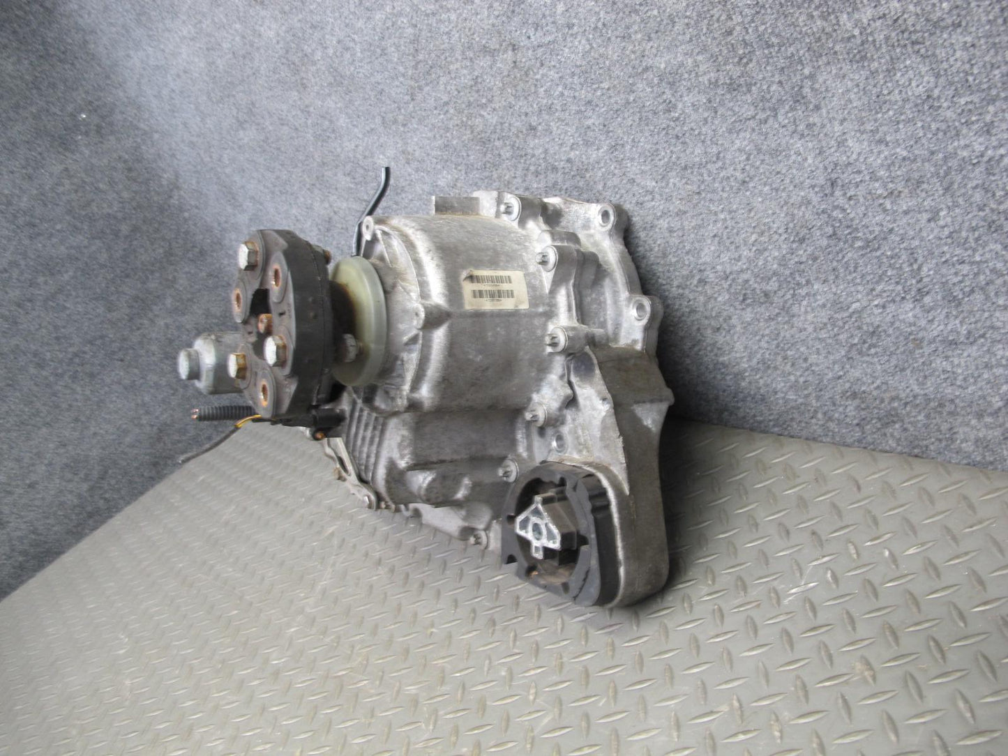 2010-2011 BMW X6 E72 Hybrid AWD Transfer Case Carrier W/ Atuator Motor ATC 700