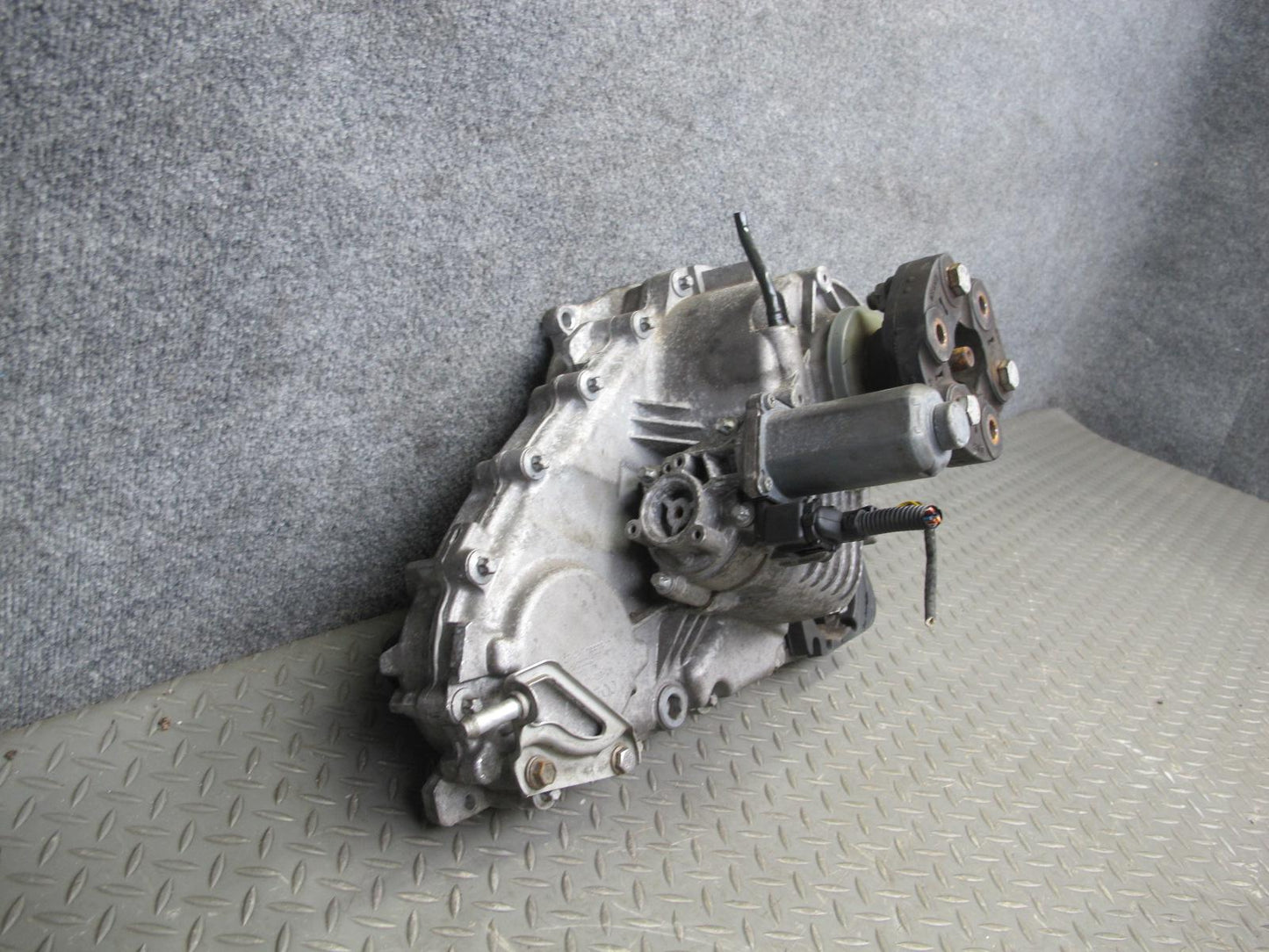 2010-2011 BMW X6 E72 Hybrid AWD Transfer Case Carrier W/ Atuator Motor ATC 700