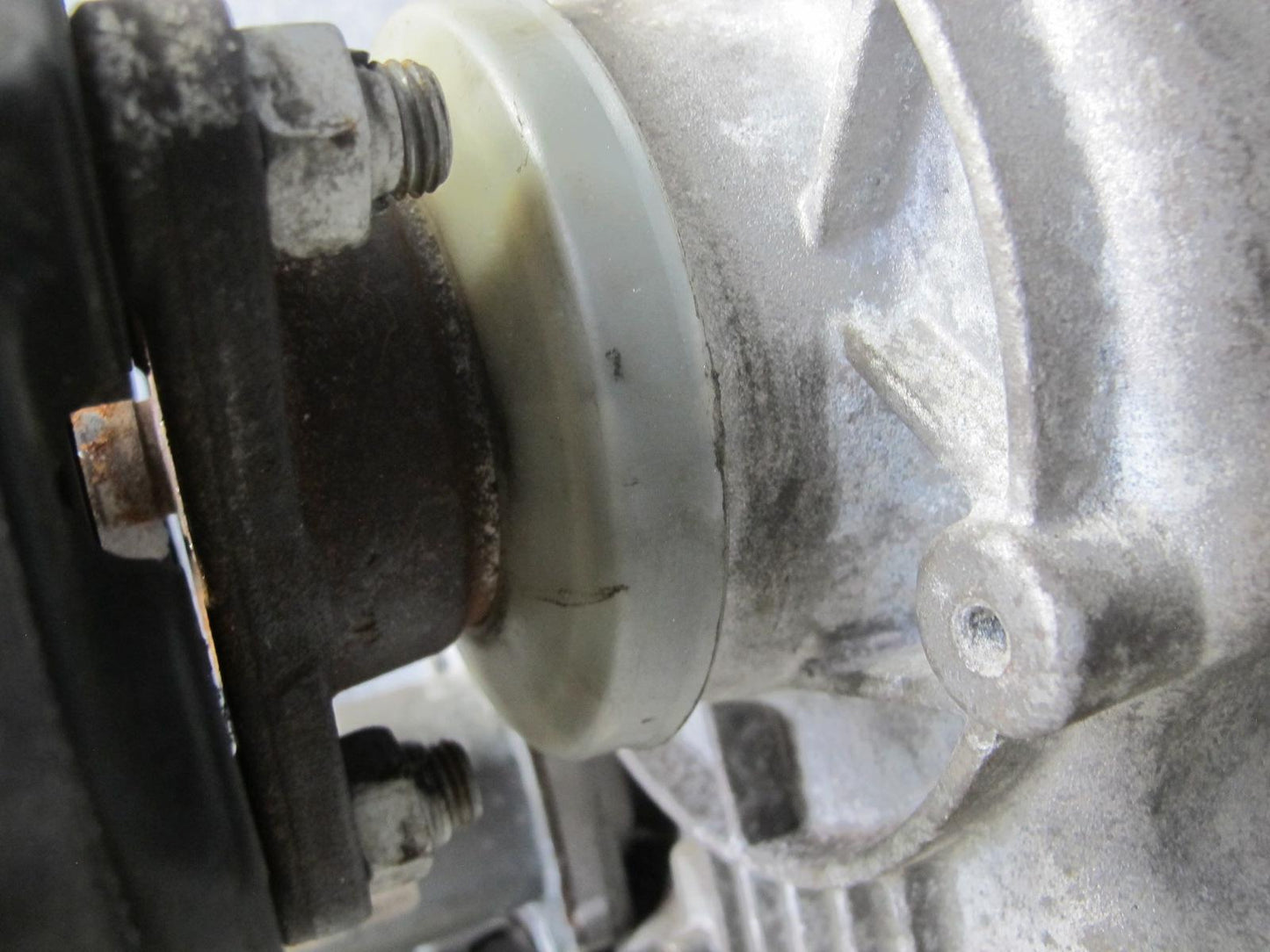 2010-2011 BMW X6 E72 Hybrid AWD Transfer Case Carrier W/ Atuator Motor ATC 700