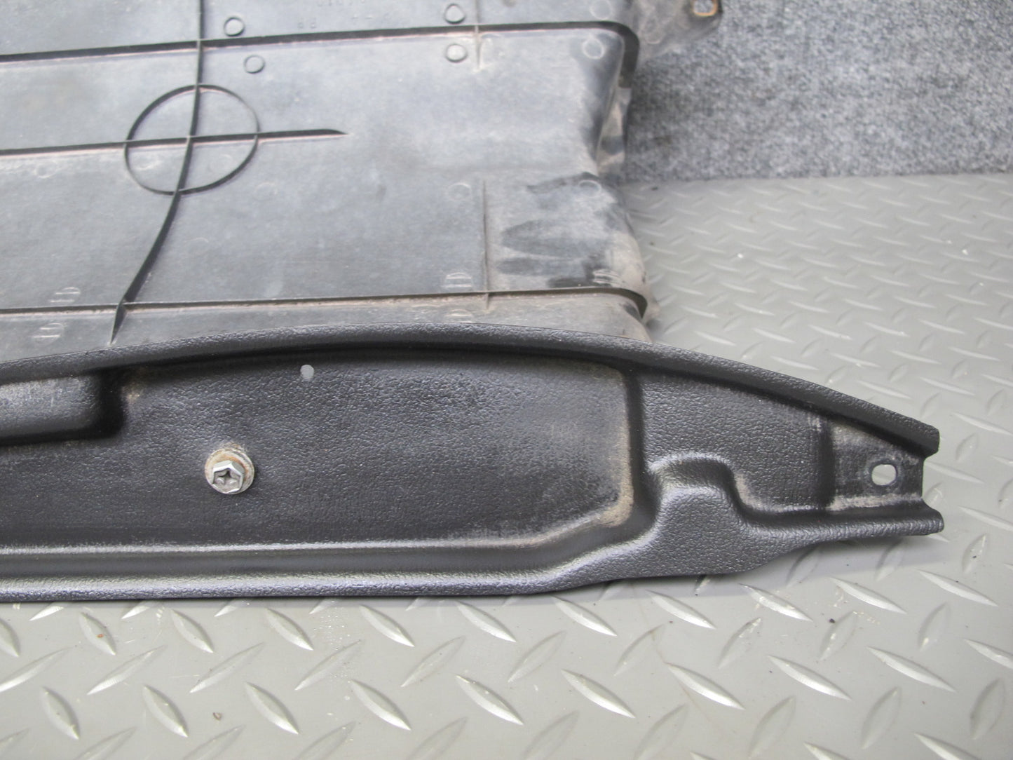 92-00 Lexus UZZ30L SC300 SC400 Radiator Upper Air Deflector 53293-24010 OEM