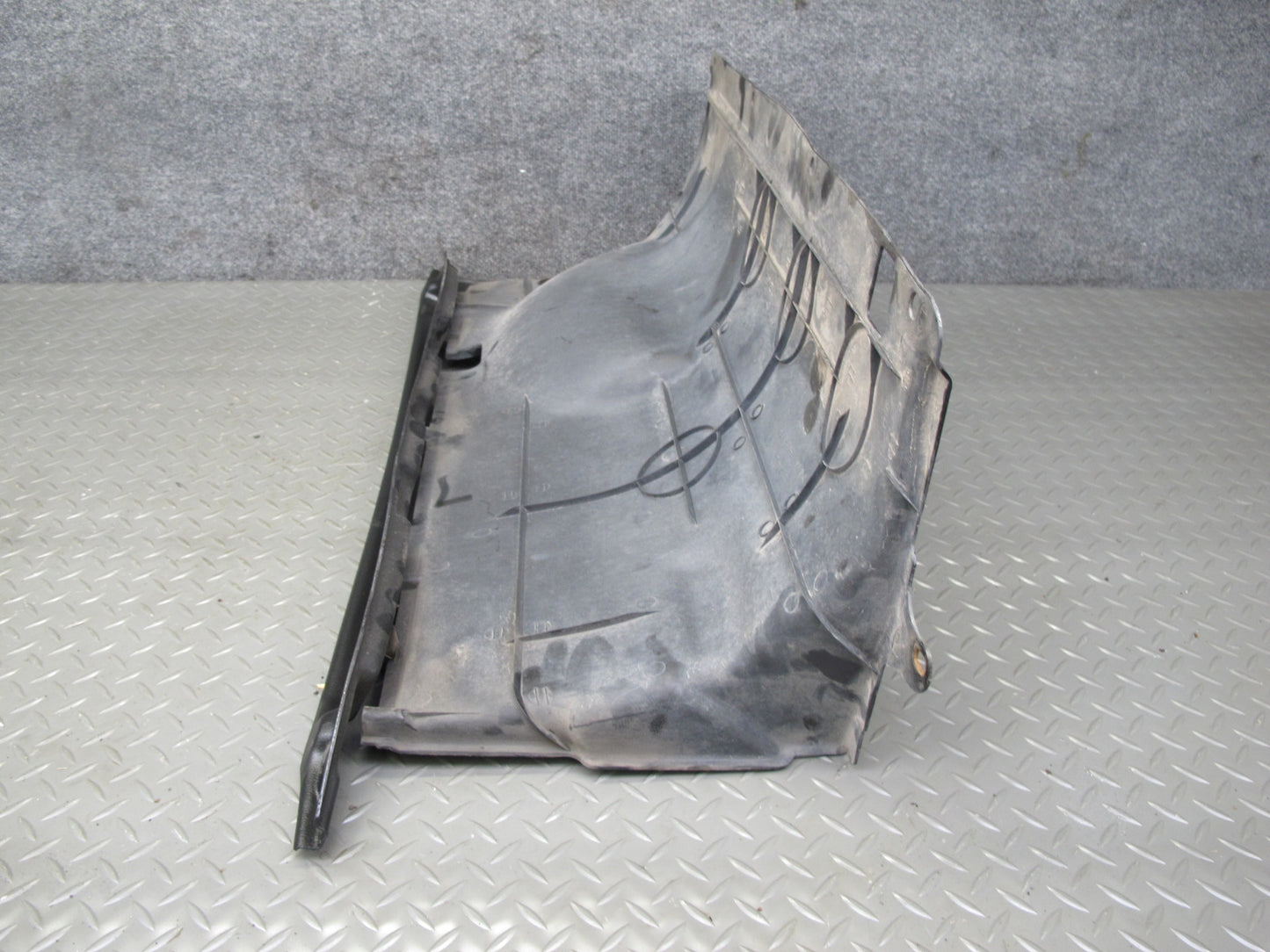 92-00 Lexus UZZ30L SC300 SC400 Radiator Upper Air Deflector 53293-24010 OEM