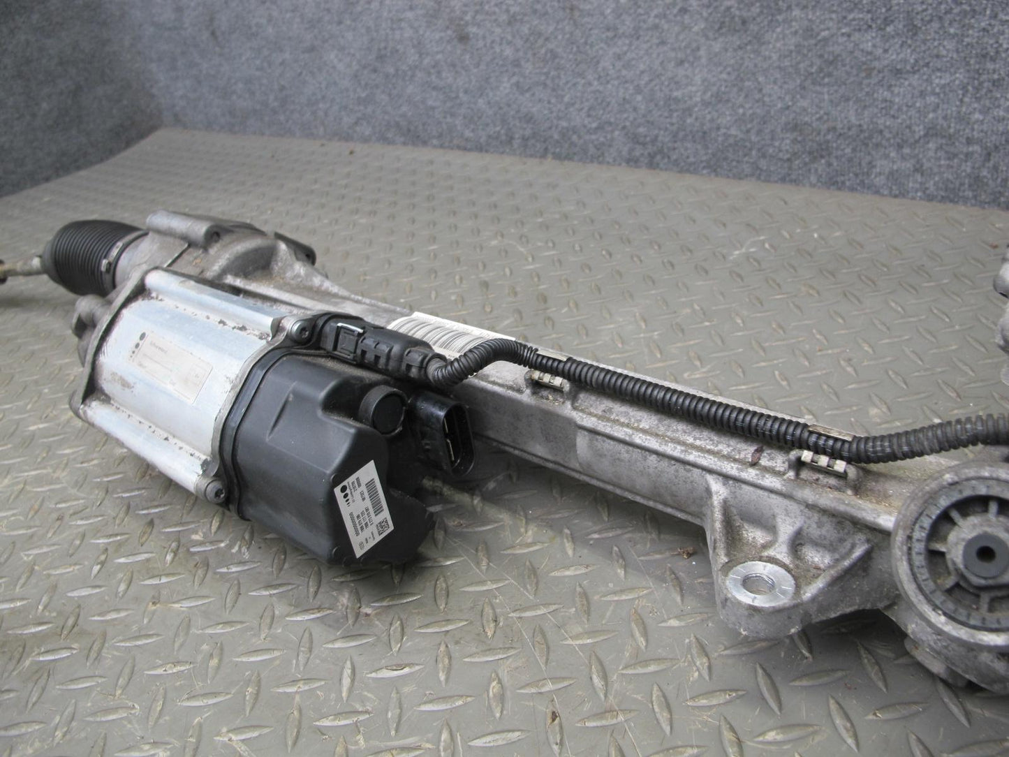 2010-2011 BMW X6 E72 Hybrid Electric Steering Rack & Pinion Gear Box Assembly