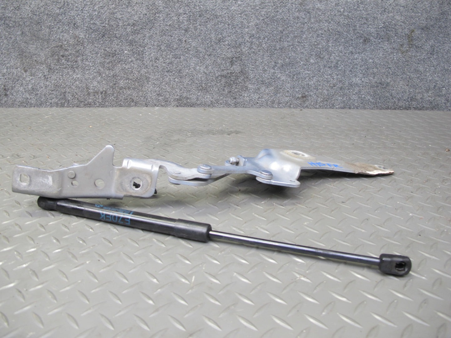 2008-2014 BMW E71 E72 X6 Front Left & Right Hood Hinge w Support Set of 2